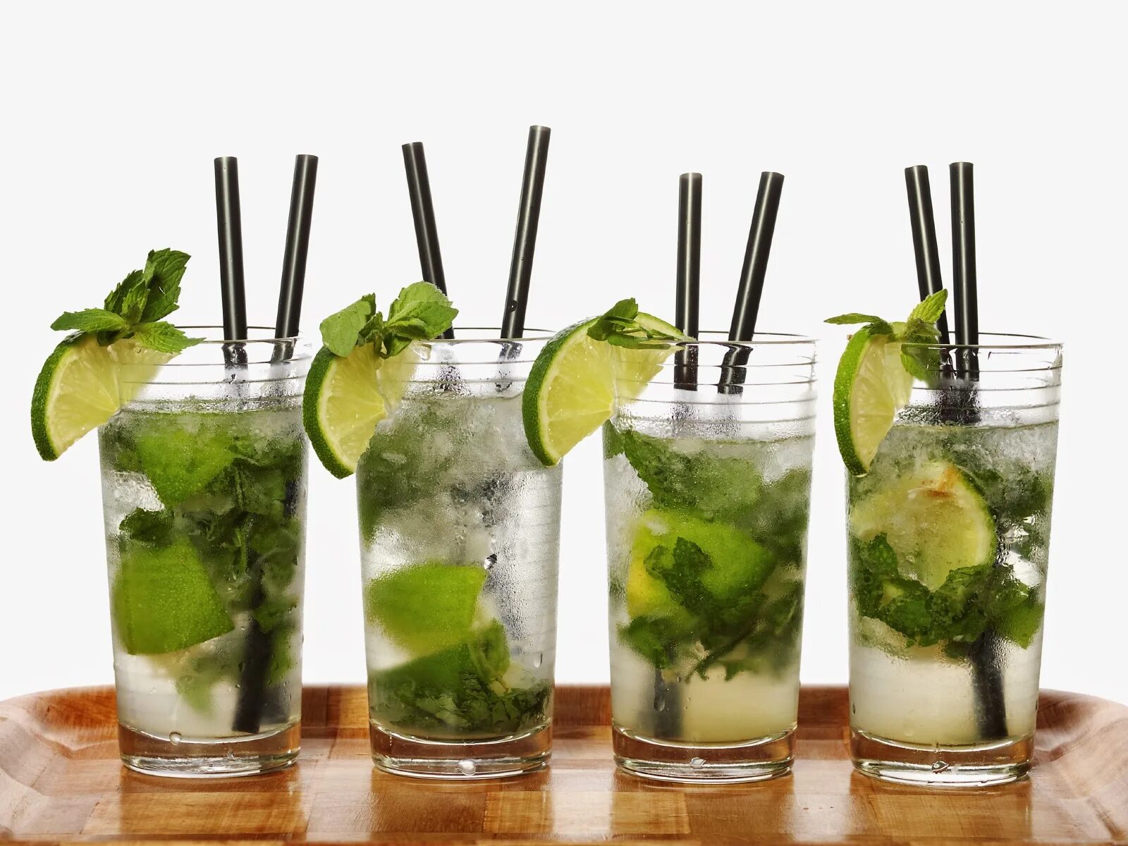 Русское мохито. Mojito напиток алкогольный. Коктейль Mojito состав. Коктейль Мохито алкогольный. Мохито хайбол.