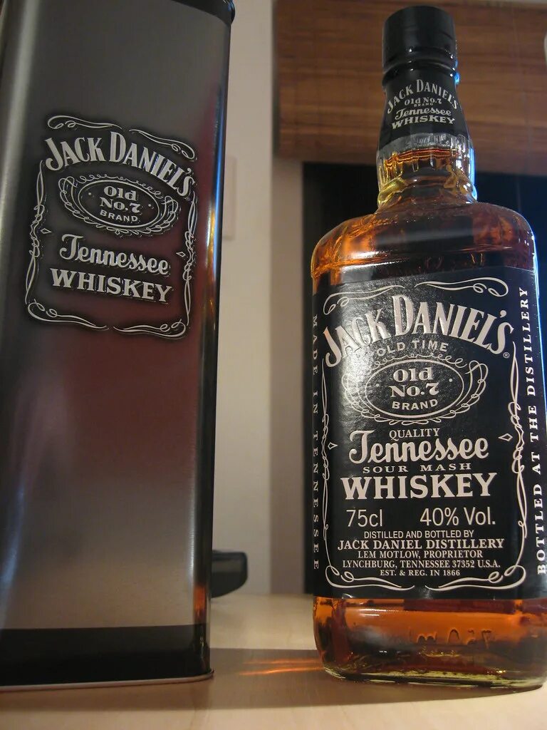 Виски Джек Дэниэлс оригинал. Виски от Джек Дэниэлс. Оригинал Джек Даниэль. Виски Джек Дэниэлс паленый. Как отличить джек