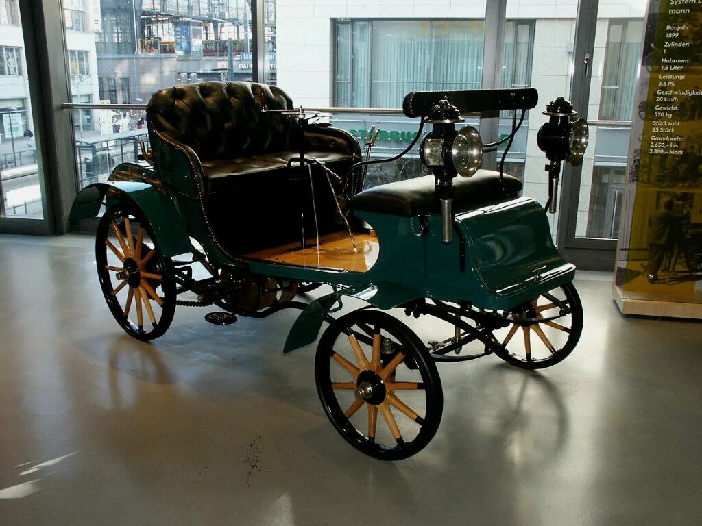 Первый немецкий автомобиль. Автомобили Opel Lutzmann. Автомобиль Opel 1899. Бенц Моторваген 1894. Opel Lutzmann 1899.