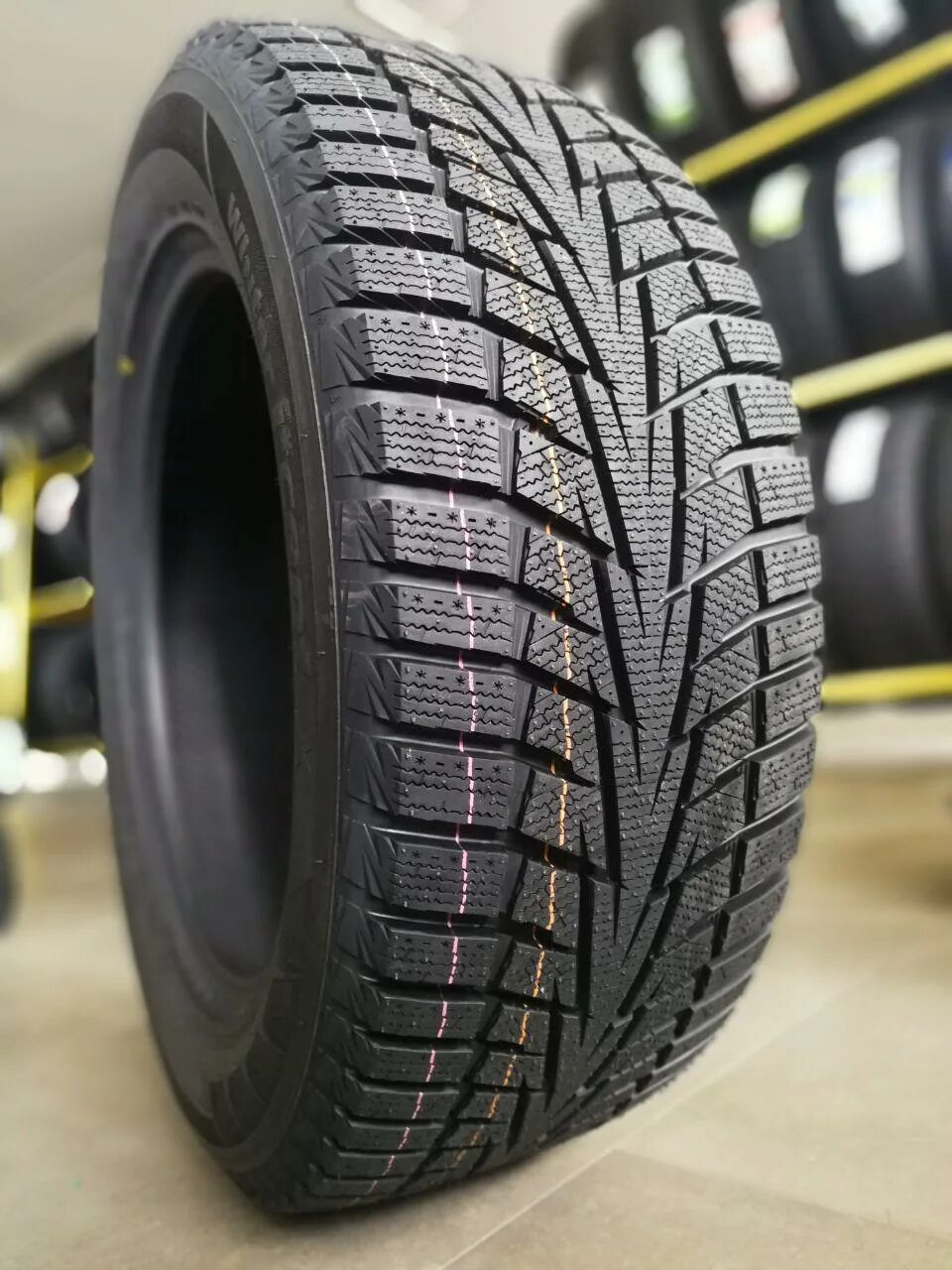 Ханкук rw10. Hankook rw10 Winter i*cept x 107t. Hankook Winter i*cept rw10. Hankook Winter i*cept x rw10. Hankook 285 50 r20