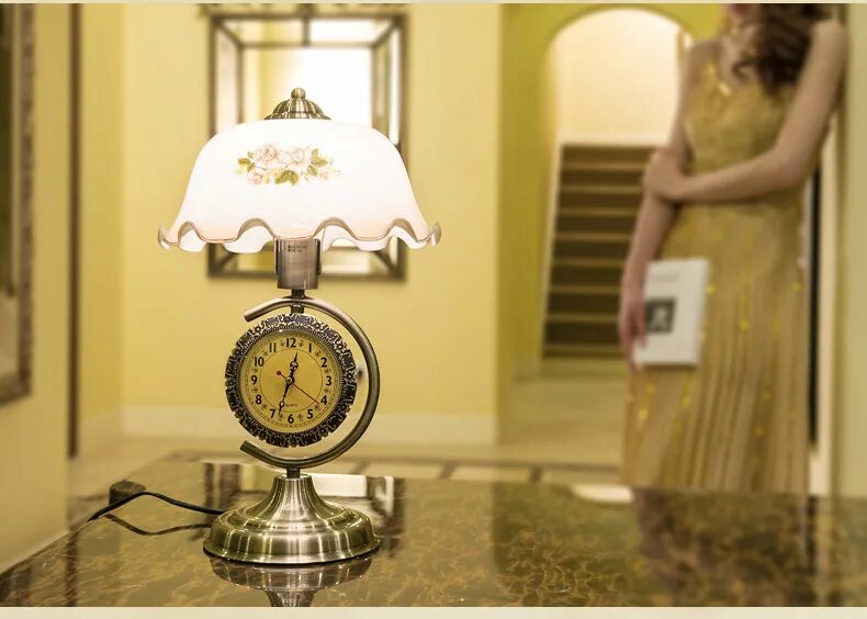 2326981. светильник с часами настольный. настольная лампа с часами. часы светильник. часы светильник настольные.