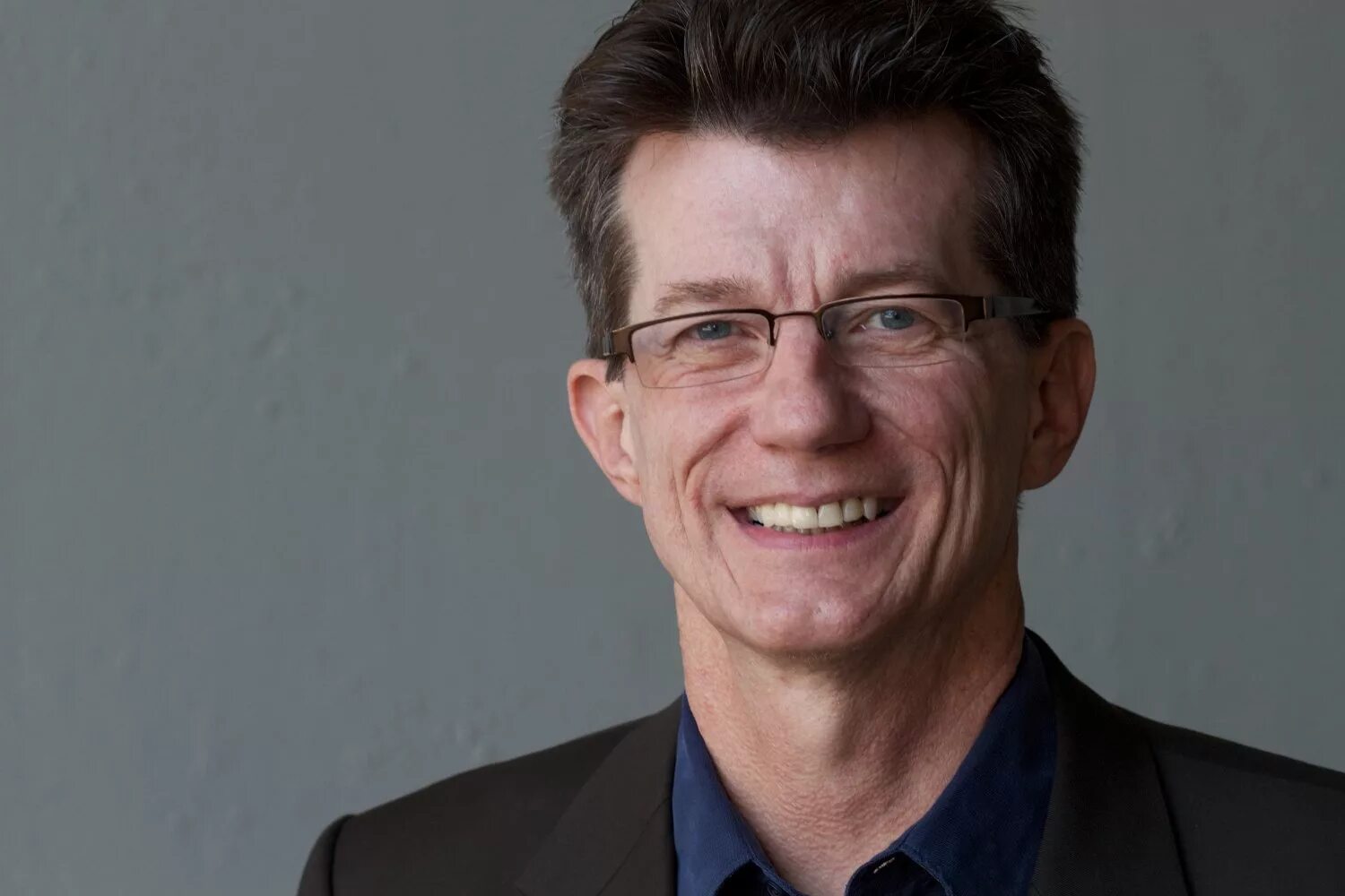 Джон майкл займан john michael ziman. Джон майкл экер. Зодиак актеры. John michael. Джон майкл хиггинс.