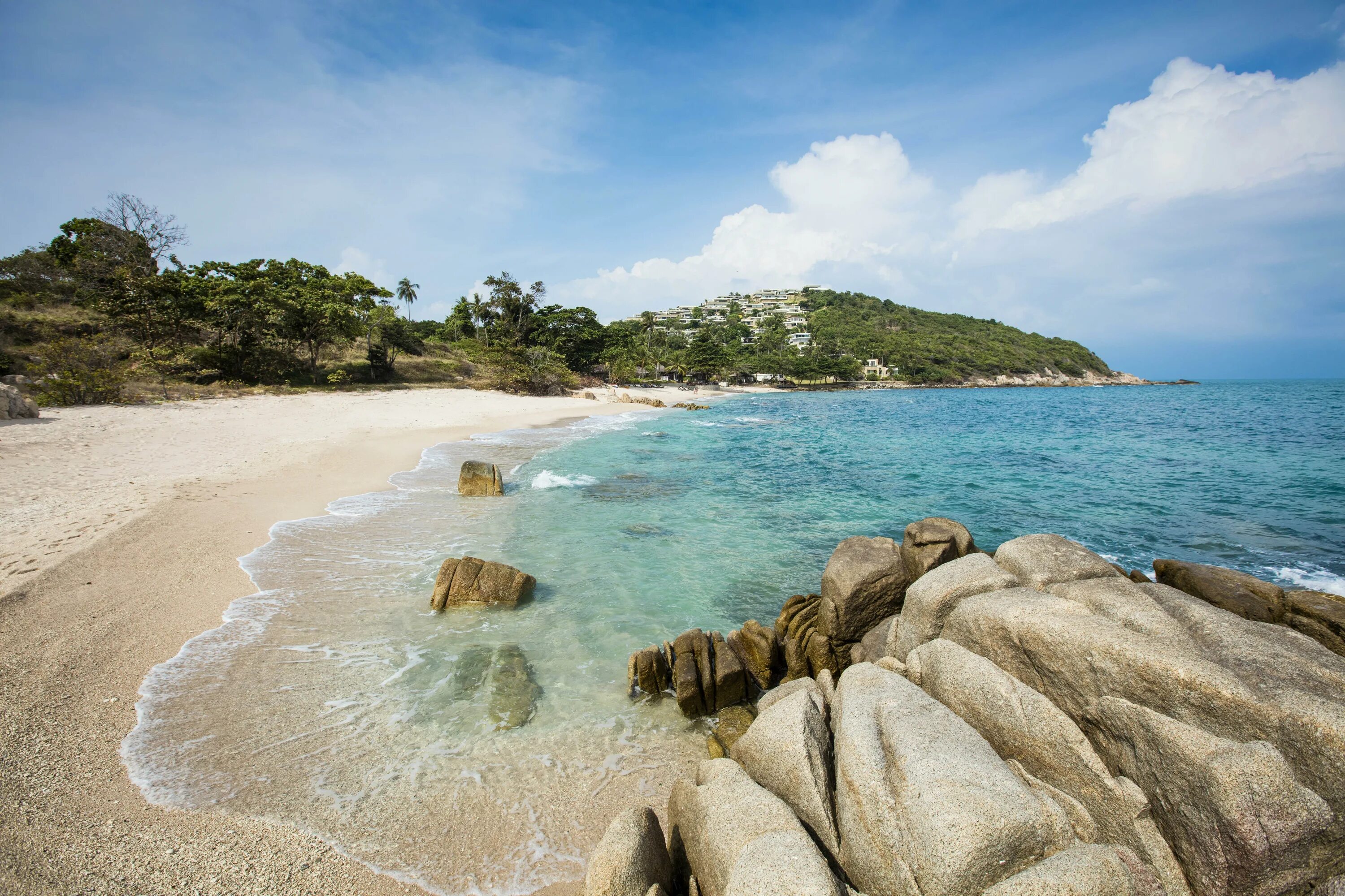 Пляж бан тай самуи. Самуи. Самуи чавенг. Maenam beach samui. Самуи остров в тайланде.