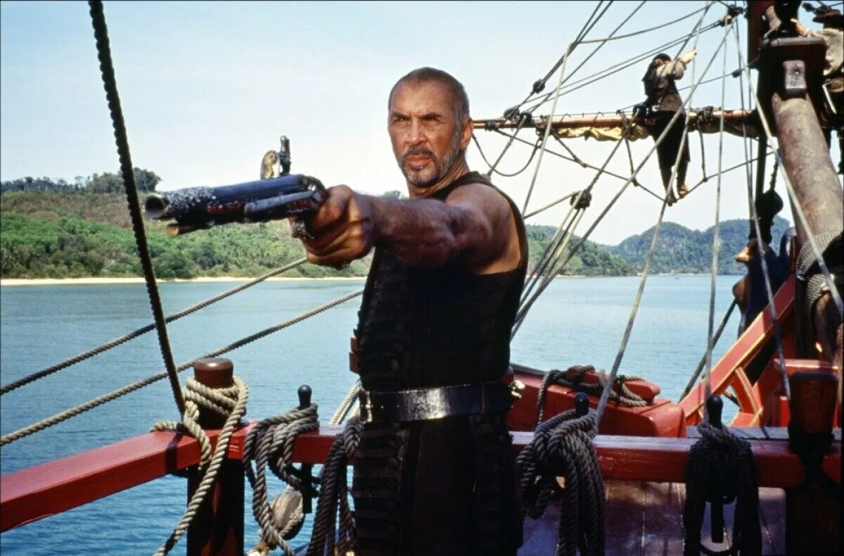 Остров головорезов где снимали. Уильям шоу остров головорезов. Остров головорезов cutthroat island (1995). Остров головорезов мэттью модайн 1995. Остров головорезов морган адамс.