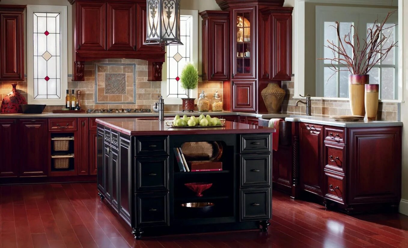 Какие красивые кухни. Красивые кухни. Красивая кухонная мебель. Кухня в классическом стиле. Кухни бордового цвета.