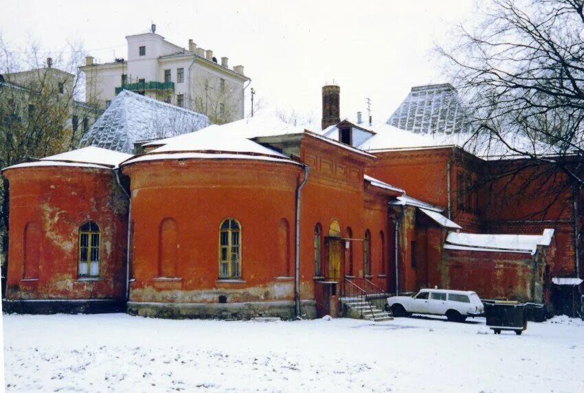 храм живоначальной при черкасской богадельне. храм живоначальной троицы в бывшей черкасской богадельне, москва. храм троицы при бывшей черкасской богадельне. храм живоначальной троицы при черкасской богадельне. церковь троицы живоначальной при бывшей черкасской богадельне.