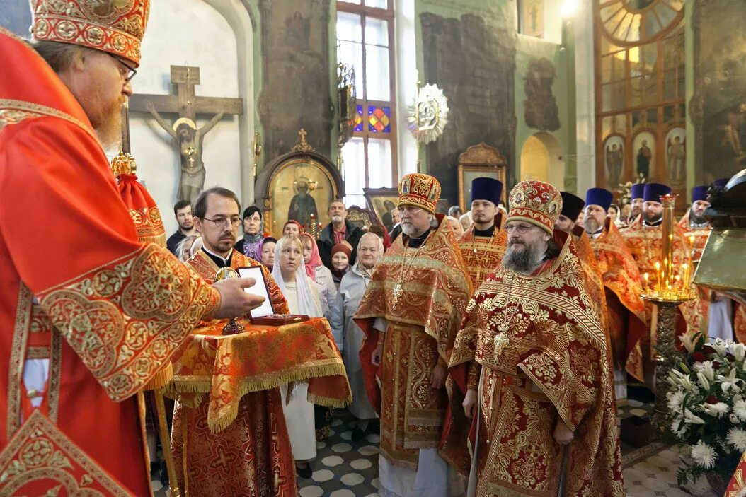 настоятель тихвинского храма. тихвинский храм брянск настоятель. настоятель тихвинского храма. протоиерей алексей колчерин. николай гуторов священник.