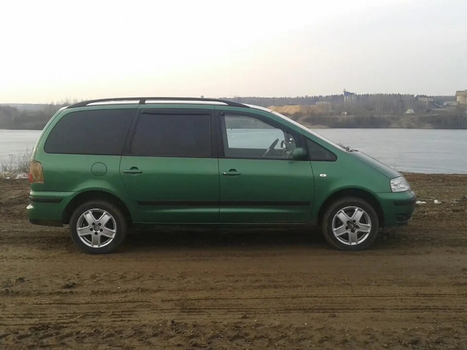 Volkswagen sharan 2001 год. Фольксваген Шаран 2001. Фольксваген 2001г Шаран. Шаран 2001-2003. Шаран 2001 17102508.