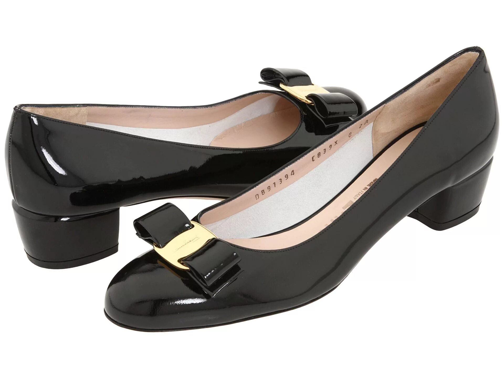 Туфли salvatore ferragamo с контрастным каблуком. Ferragamo unica. Феррагамо salvatore ferragamo. Salvatore ferragamo loafers women. Salvatore ferragamo vara bow pumps.