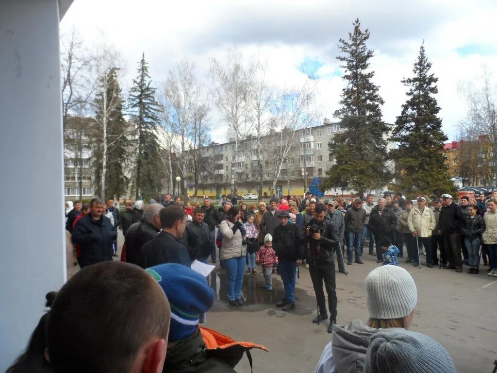 Подслушано сельцо вконтакте. Митинг в Тучково возле ДК. Хуцишвили Сельцо 2017 год. Референдум Сельцо 24.09.2022.