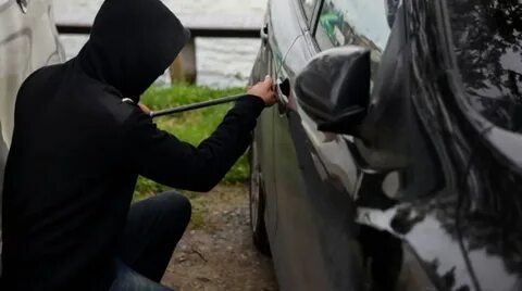 Угон автомобиля группой лиц
