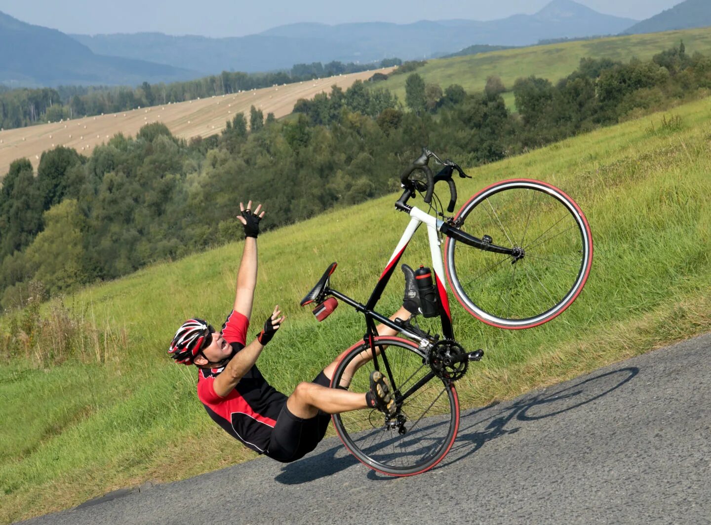 Off his bike. Бегущий велосипед.