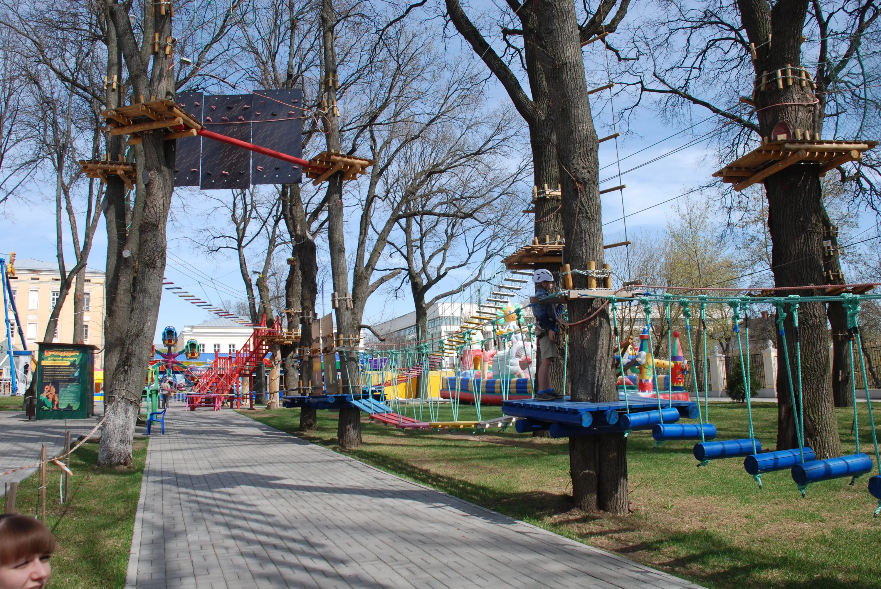 Городской парк культуры и отдыха калуга. Городской парк культуры и отдыха калуга. Парк культуры калуга. Парк аттракционов калуга парк культуры. Карусель калуга алекс парк.