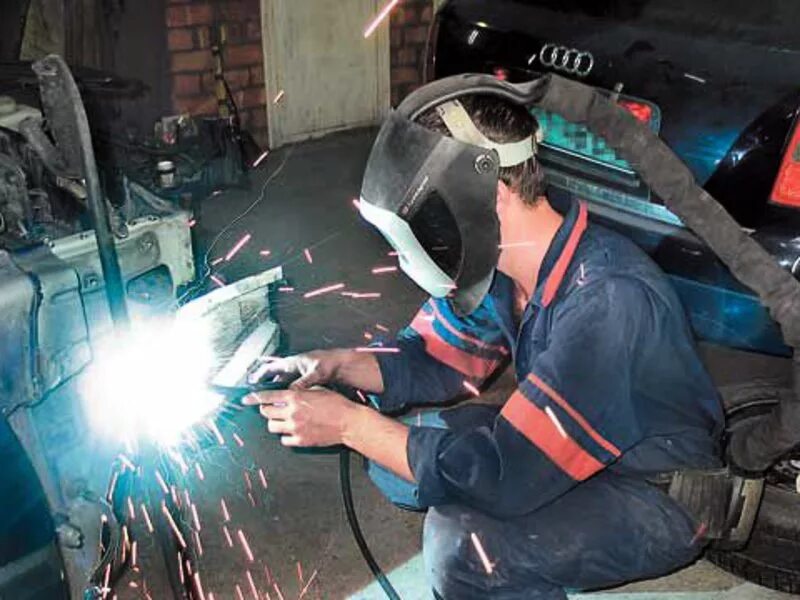 Сварочные конструкции. Сварка аргоном кузова автомобиля. Слесарь металлоконструкций. Сварка. Требования техники безопасности при проведении сварочных работ.