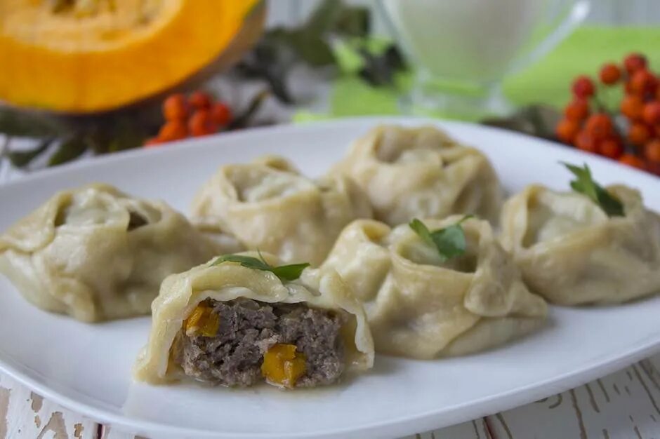 Манты с мясом. Манты открытые. Пельмени манты. Манты с мясом. Манты с говядиной и картошкой.