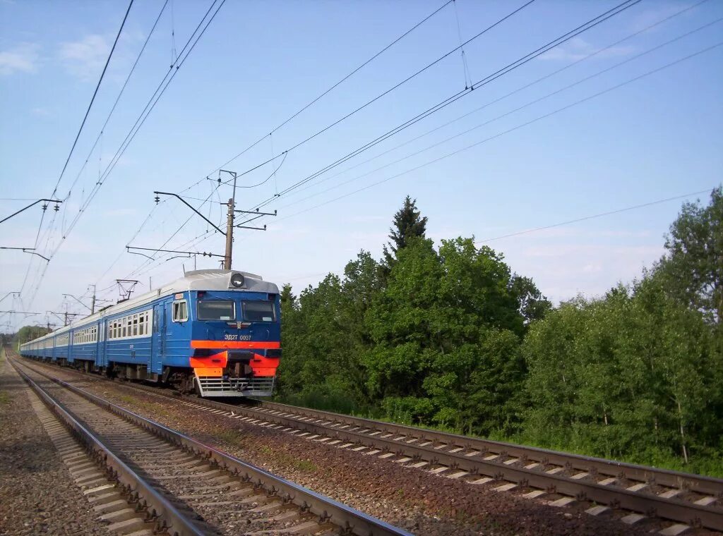 Платформа калистово. Станция зил электричка. Жд станция абрамцево. Абрамцево станция электричка. Абрамцево станция хотьково.