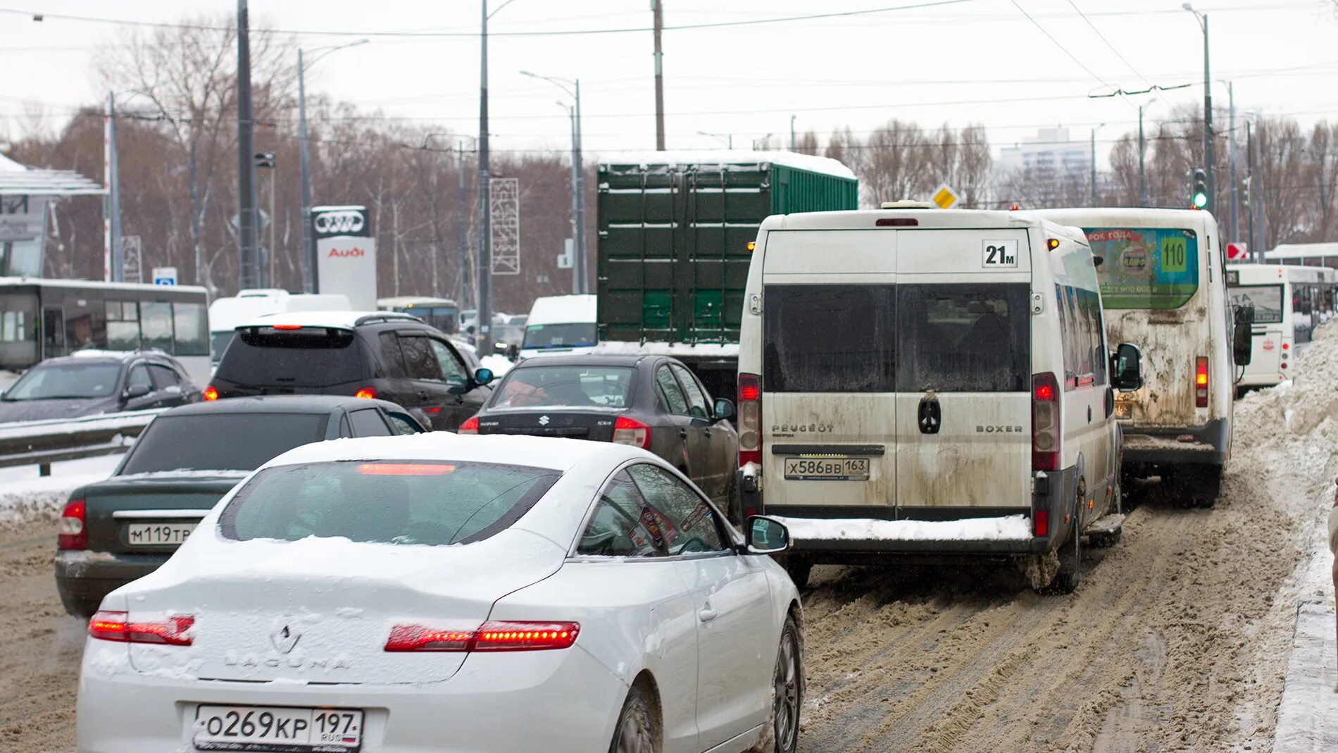 Автомобильная пробка. Пробки г самара. Самара пробки фото. Автомобильная пробка. Фото пробки из машины.