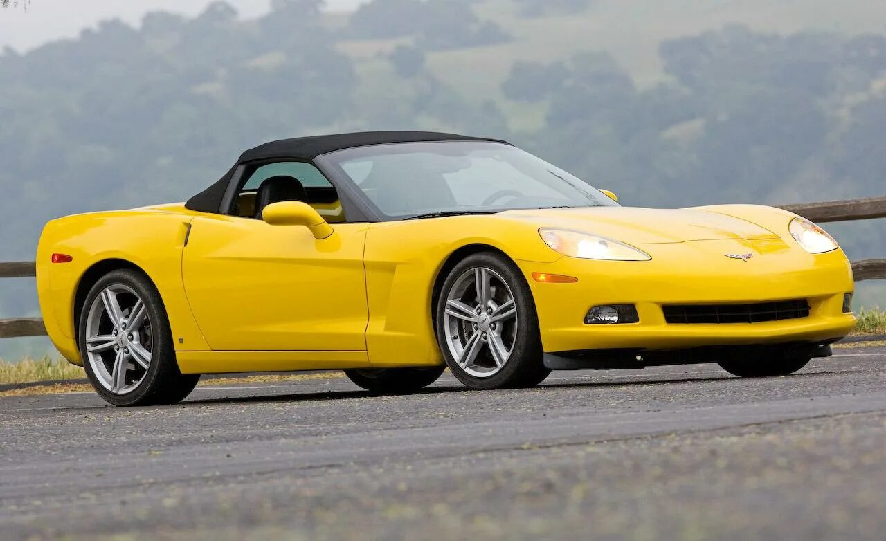 Какая машина у мажора в 1. Chevrolet Corvette мажор. Шевроле Корвет Конвертибл. Chevrolet Corvette 1992.