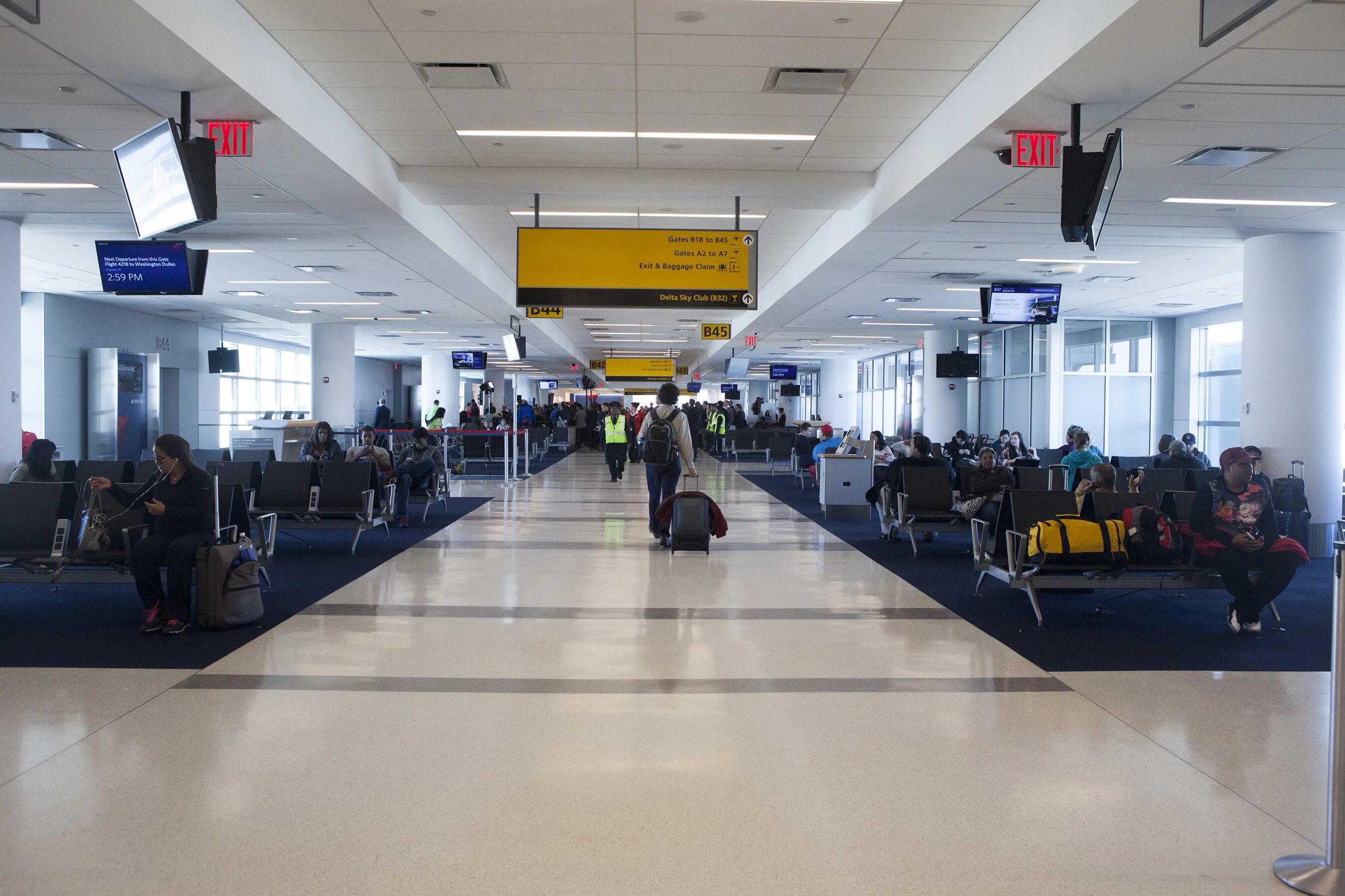 Аэропорт JFK терминал 4. Терминал аэропорта Кеннеди. Аэропорт Кеннеди пассажиропоток. JFK Delta Terminal. Local terminal