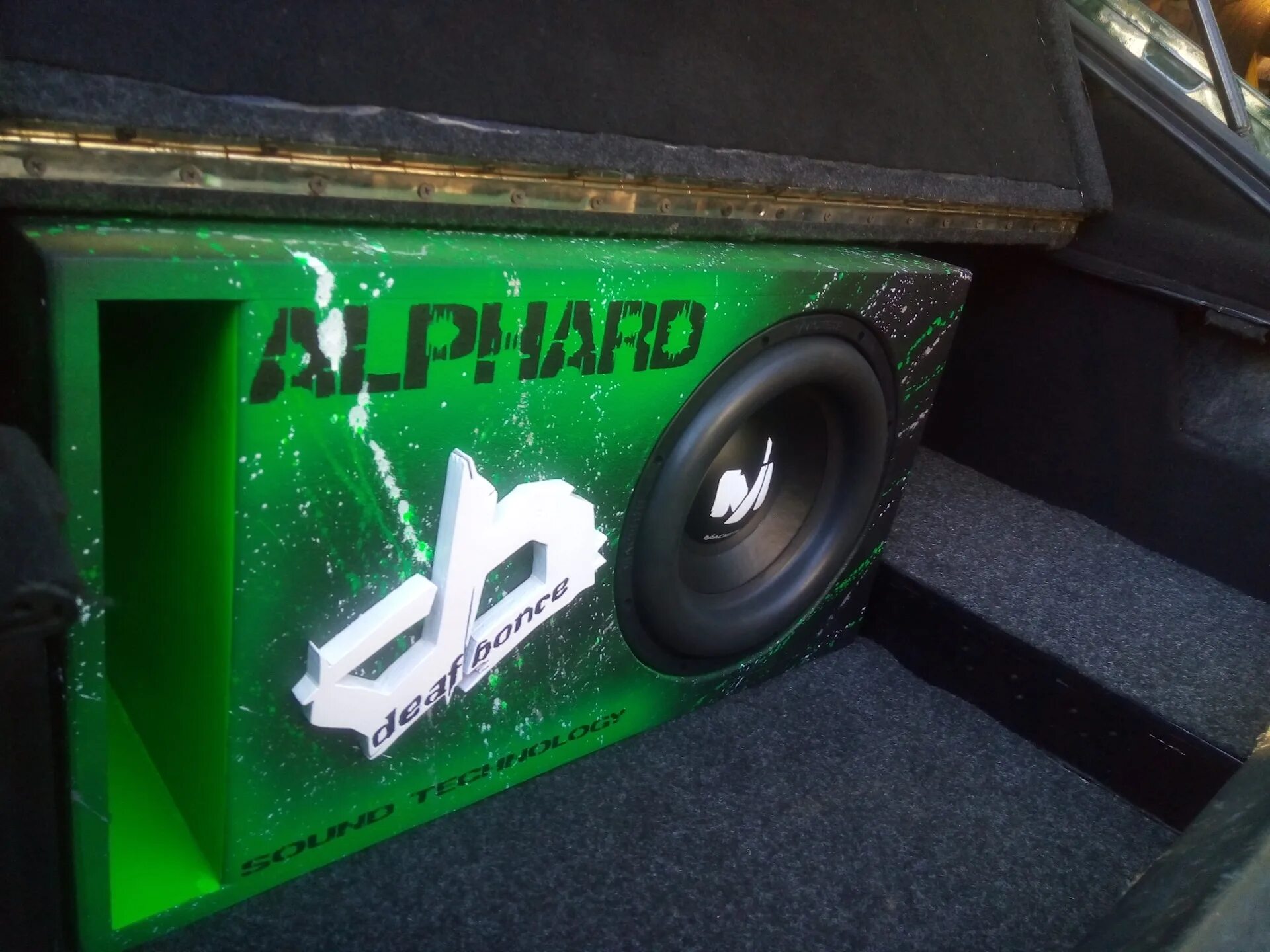 Короб db. Короб alphard deaf bonce красивый. короб альфард деаф бонс под 15. сабвуфер альфард в коробе. короб для сабвуфера deaf bounce.