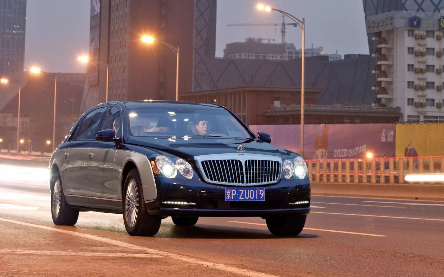 Что такое майбах. Maybach 62s. Maybach 62. Maybach s62 2010. Mercedes Benz Maybach 62s.