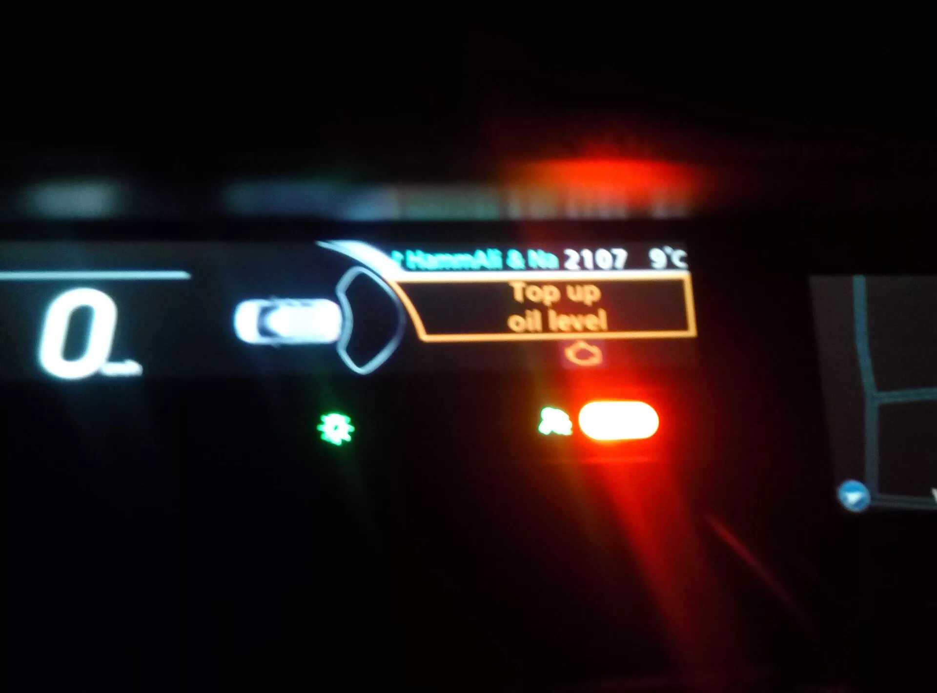 Top up oil level renault megane. Ситроен с4 щуп двигателя. Oil level top up renault. Up oil level. Up oil level.