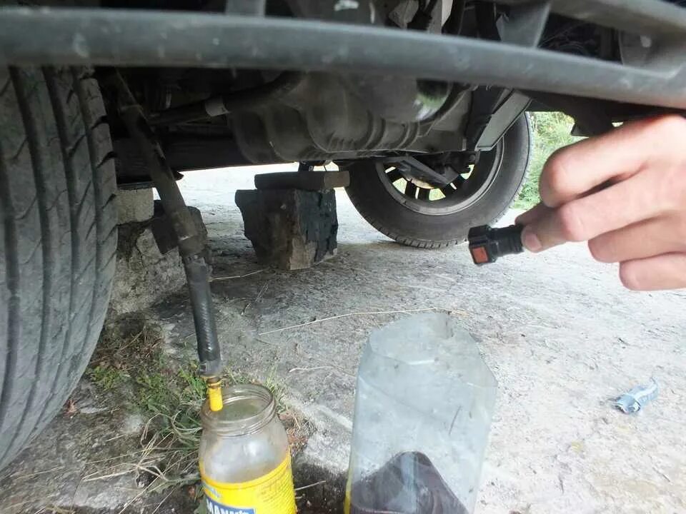 Как слить гур. Газель некст уровень жидкости гура. Форд фокус 2 залить жидкость гур. Жидкость гидроусилителя руля нексия n150. Как слить гур.