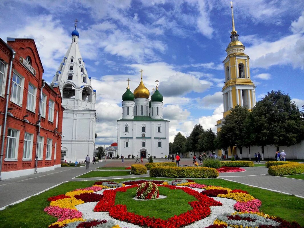 Москва область фотография. Соборная площадь Коломна. Коломна Кремль Соборная площадь. Коломенский Кремль Московская область. Подмосковная Коломна.