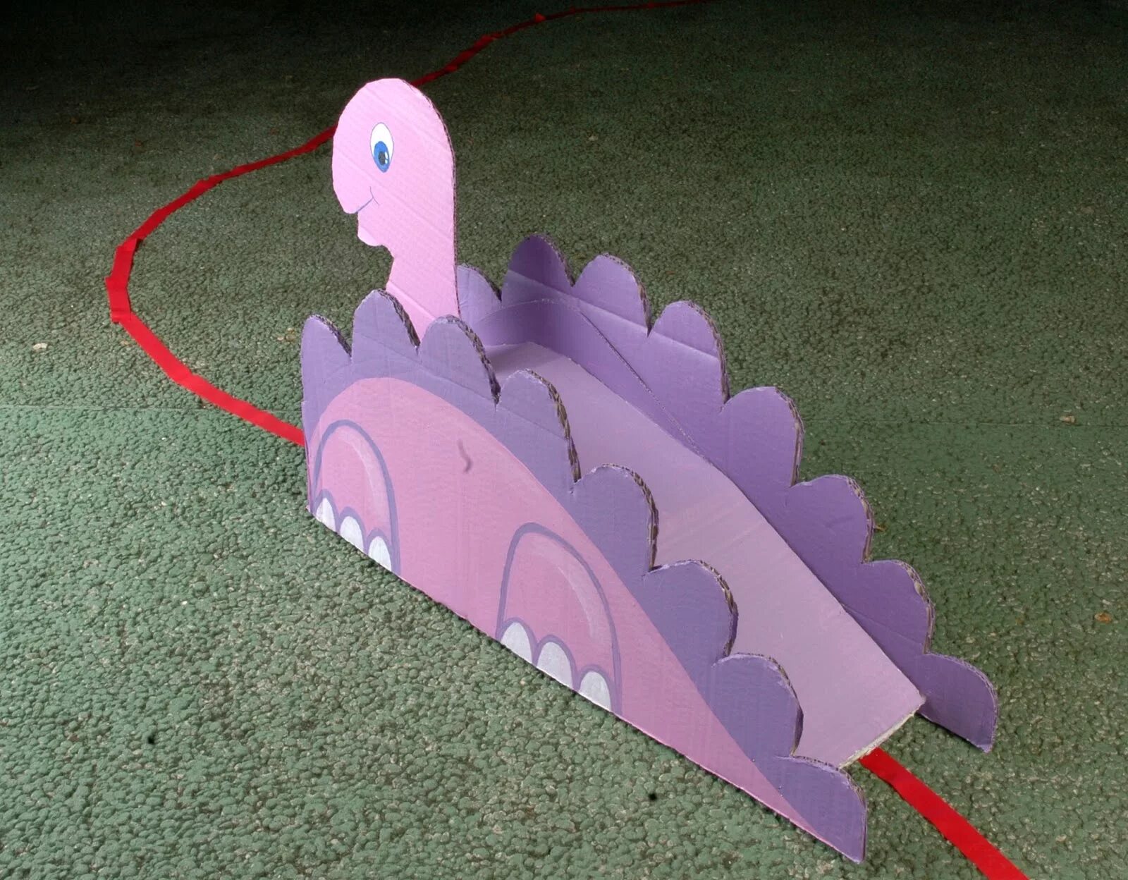 Горка из картона. Мостик из картона. Горки из картона. Горка из цветной бумаги. Как сделать горку из картона для поделок.