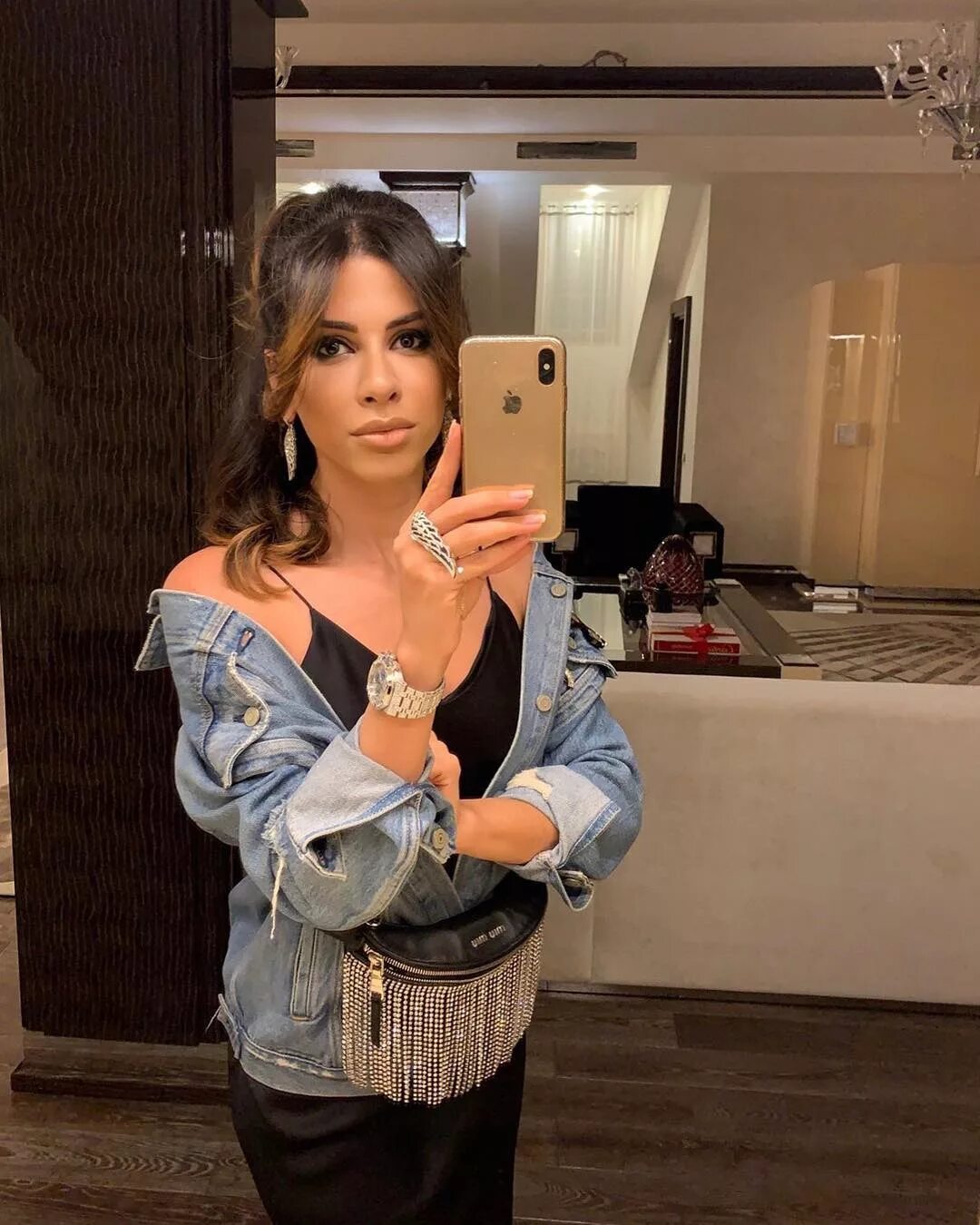 Диана манасир свадьба. Диана манасир дом. Зияд манасир 2022. Дочь крупного бизнесмена. Элен и диана.