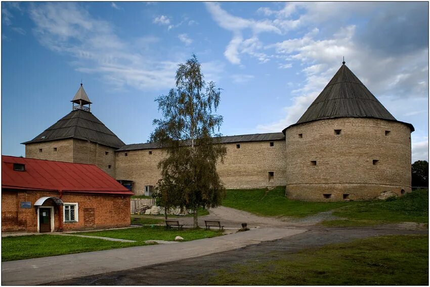 Староладожская крепость старая ладога. Отель тосно. Старая ладога посуточно. Старая ладога крепость зимой. Музей заповедник старая ладога.