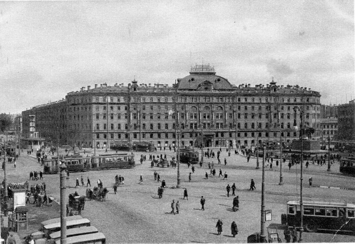 1928 год санкт петербург. Гостиница Октябрьская Санкт-Петербург 20 век. Площадь Восстания. 1930 Г.. Знаменская площадь Санкт-Петербург до революции. Площадь Восстания Знаменская 1917.