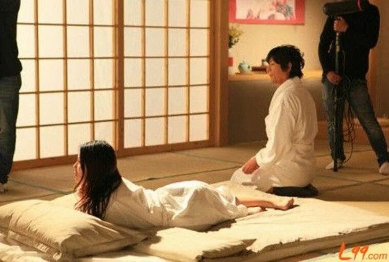 Ten nhat ban sec video. Shigeo tokuda no sensor. Мальчик по вызову фильм 2018 япония. Ten nhat ban sec video. Ban lan dau cua tong tai gia дорама.