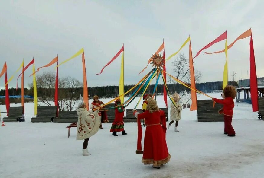 Масленичный флажок. Украшение территории на Масленицу. AKF;RB YF vfcktyybwe\. Флажки на масленицу