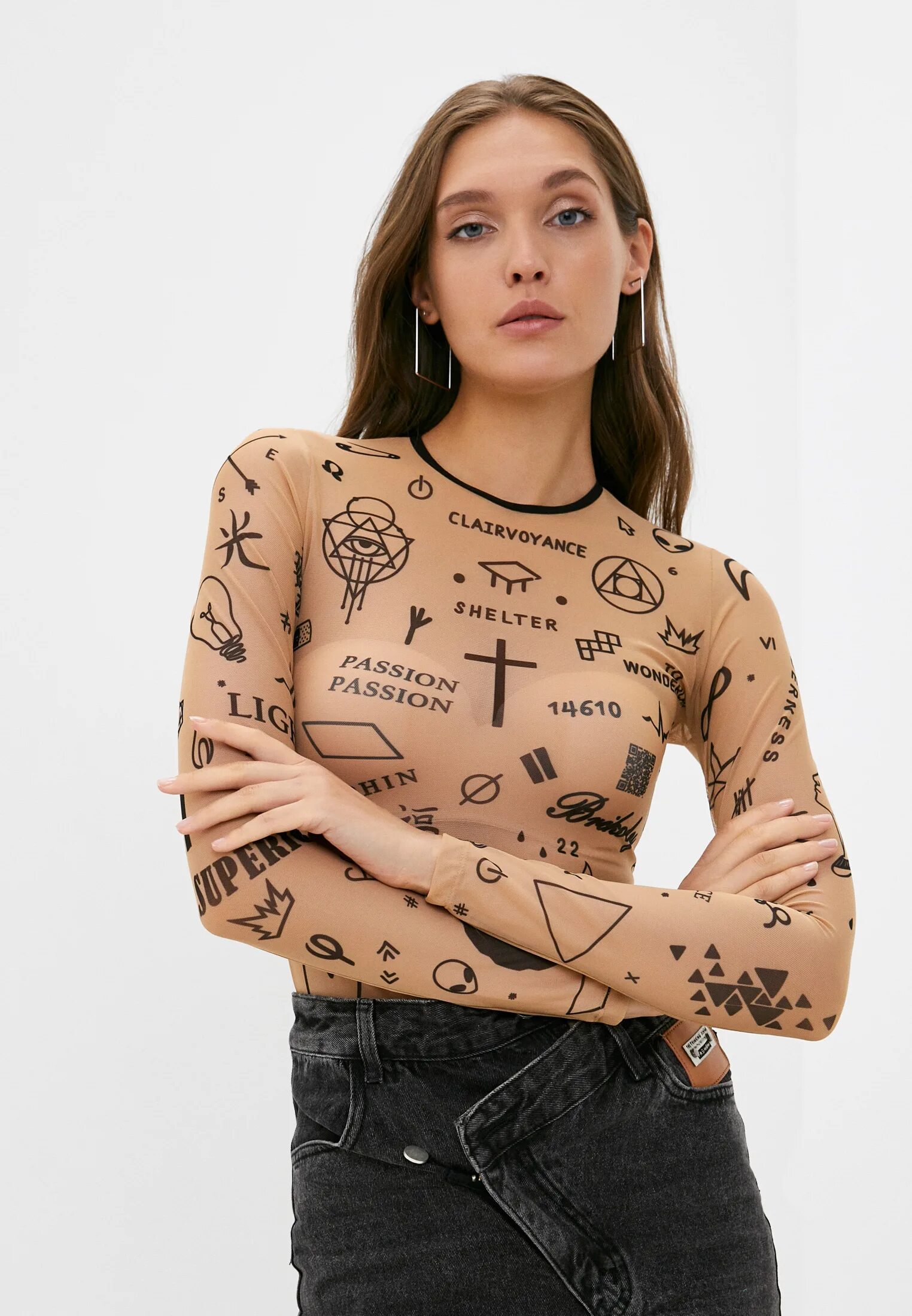 Абрикоса певица её тату. Brikoly. Brikoly. Платок brikoly angel. Водолазка с татуировками.