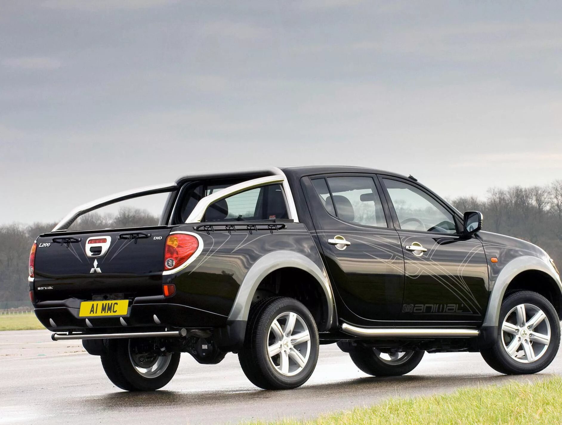 L200 бензин. Мицубиси л200. джип митсубиси л200. мицубиси l200. mitsubishi l200 джип.