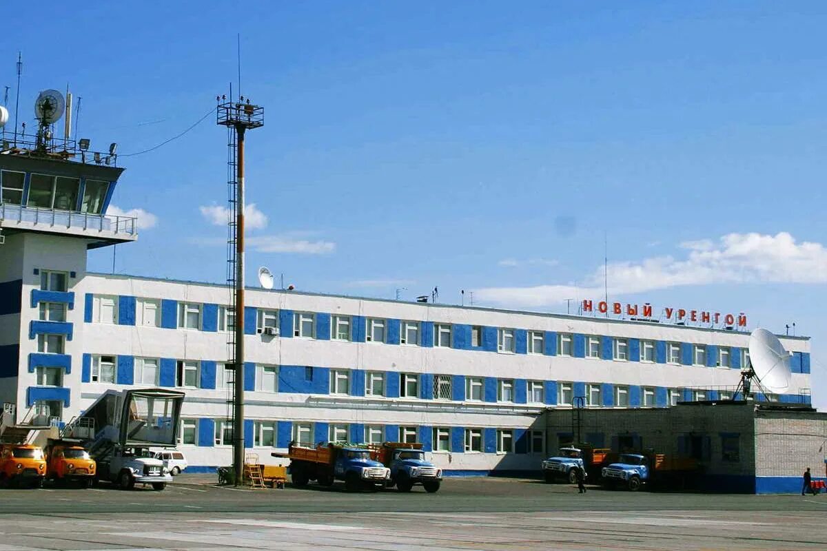 Новый аэропорт новый уренгой. Аэропорт города уренгой. Аэропорт города уренгой. Аэропорта в городе новый уренгой. Новый уренгой аэропорт старый аэропорт.