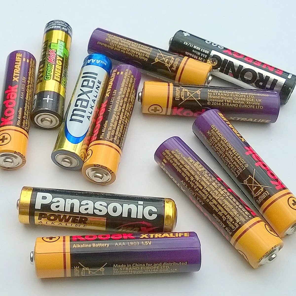 Литиевые батарейки алкалайн. Батарейки аккумуляторы литий ионные. Клеточная "батарейка". Это. Катодный материал литий ионная батарейка.