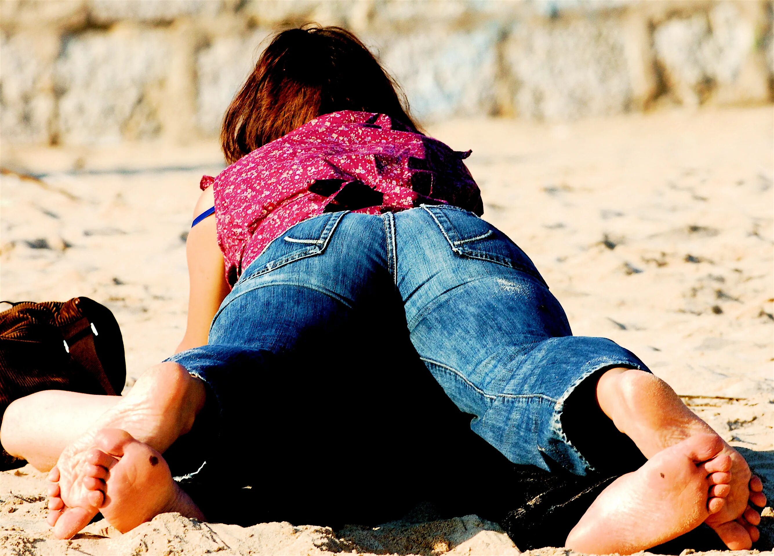 Couples feet. Alpha couple feet. Barefoot couple. Candid feet парк. Alfa couple.