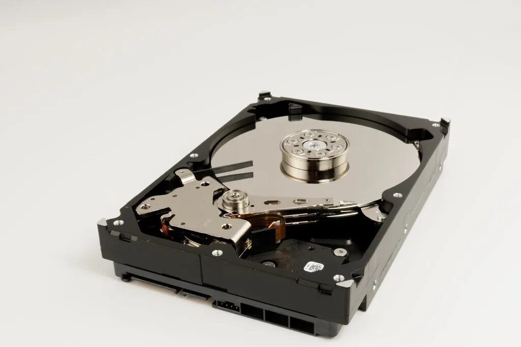 Как выглядит жесткий диск. Hdd (жесткий диск) hard disk drive. жесткие диски(винчестеры)(пзу);. &quot;жесткий диск&quot; joonsmbov8. &quot;жесткий диск&quot; jumbo v8.