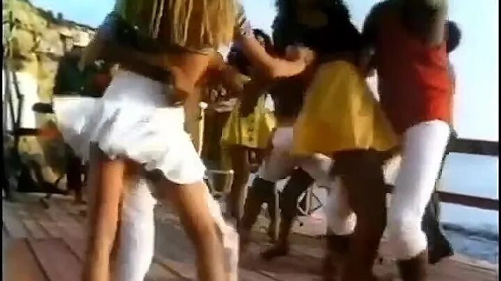 Ламбада 1992. Группа каома ламбада. Ламбон ламбада под гармонь видео. Ламбада девушка. Юбка ламбада.