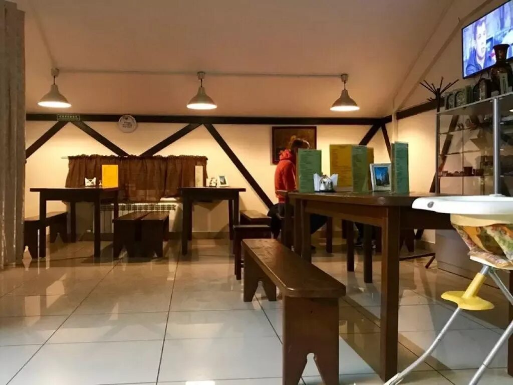 Слобода дивеево охотничий домик. Монастырская трапезная дивеево. Кафе веранда дивеево. Кафе в дивеево. Дивеевская слобода веранда.