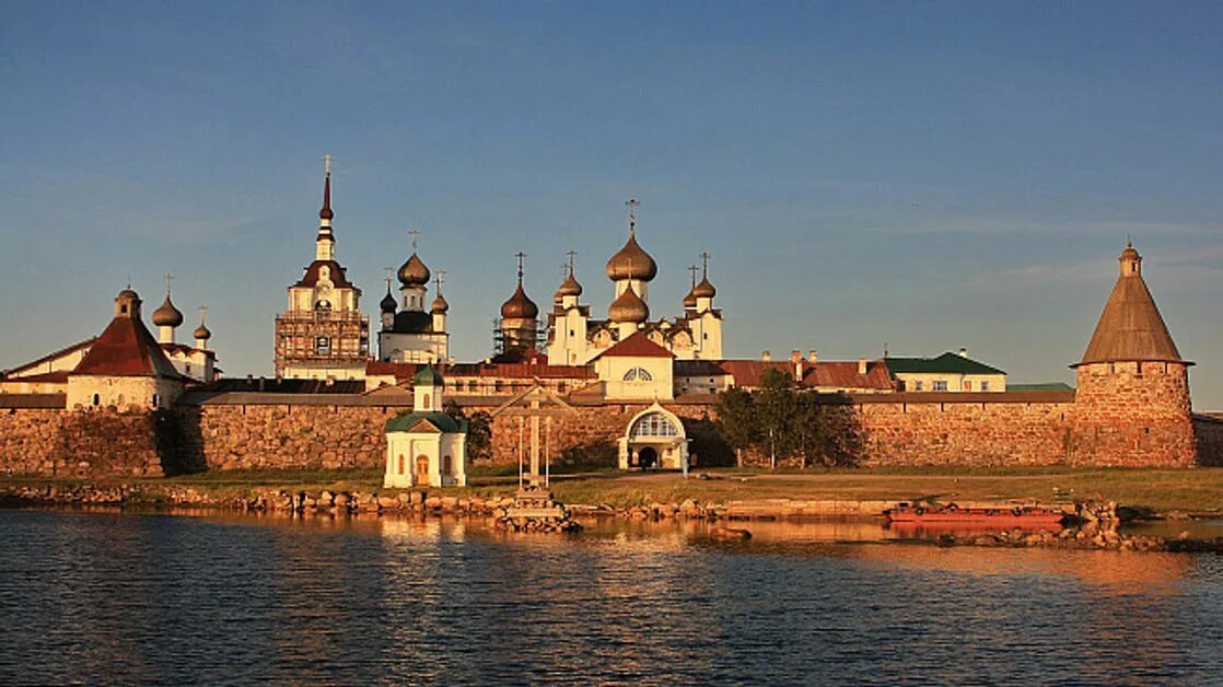 Соловецкий монастырь 19 век. Соловецкий монастырь соловецкие острова. Основание соловецкого монастыря. Монастырь на соловках. Спасо-преображенский монастырь соловки.