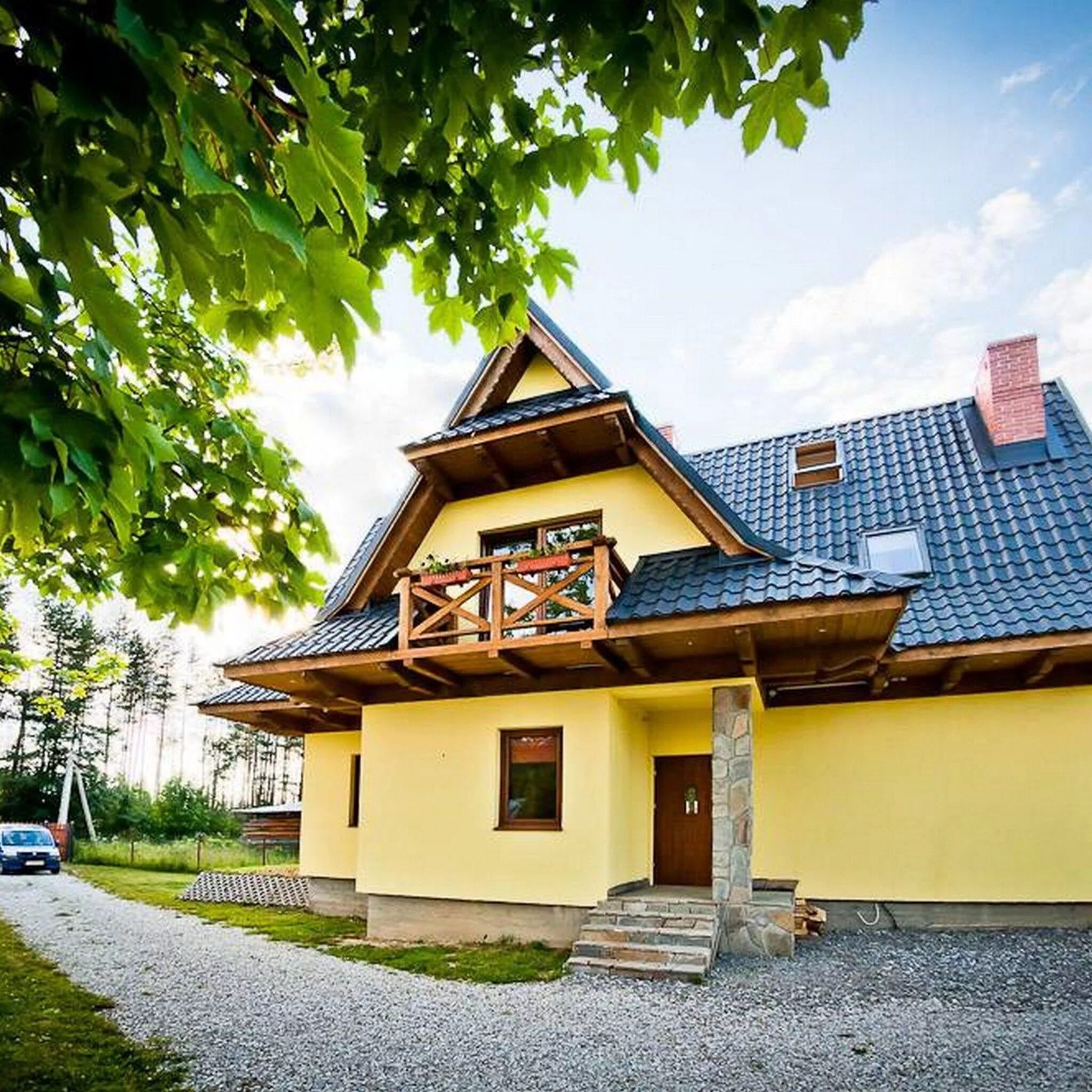 Домик в польше 2 красных. Традиционный польский дом. Дом в варшаве. Польский дом. Загородный дом в польском стиле.