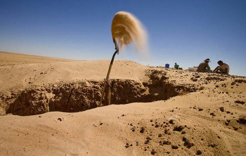 Сколько песок в сахаре. Пустыня сахара. Пустыня песок. Песок пустыни сахара. Колодец в пустыне сахара.