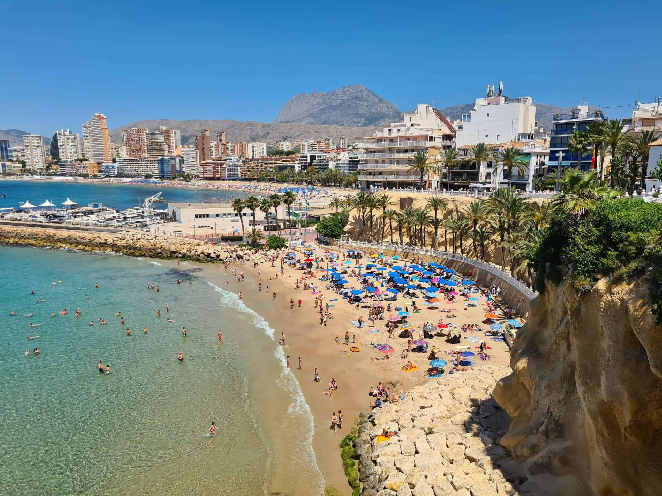 Испания туры 2023. Хихон Испания. Пляжный туризм в Испании. Пляжи Испании. Испания путешествие.