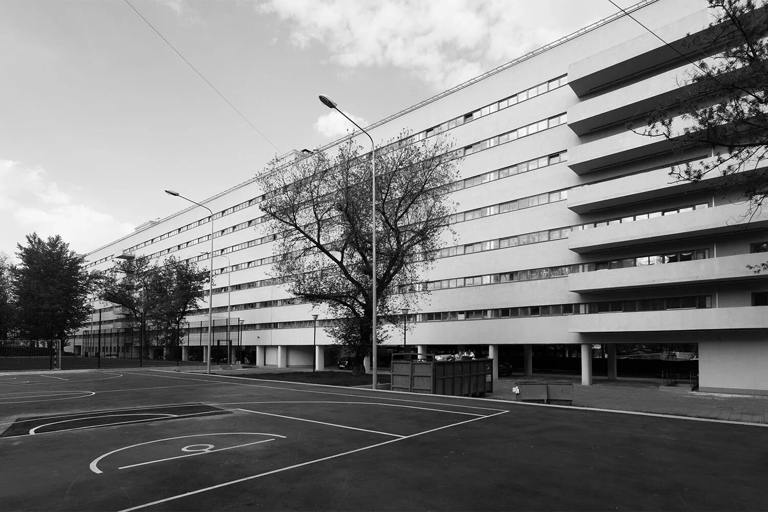 Дом-коммуна на улице орджоникидзе (1930-е гг. Дом-коммуна на улице орджоникидзе в москве. ). Дом-коммуна текстильного института на улице орджоникидзе. Студенческое общежитие дом-коммуна москва 1929-1930.