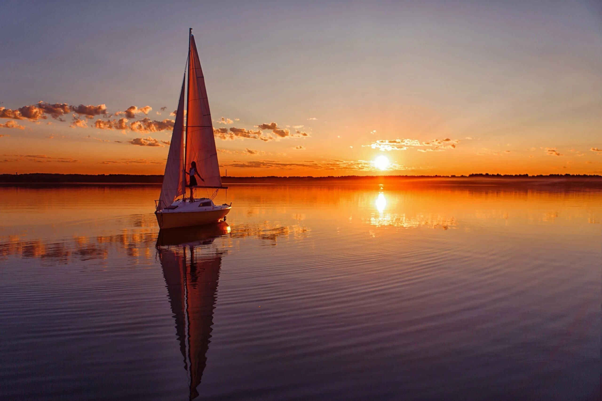 Парусник в штиль. Парус устье. Яхта парусная x95. Парус устье. Парус устье.