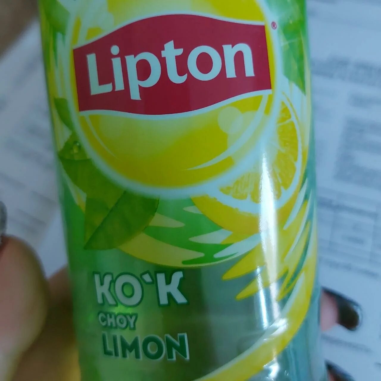 Липтон зеленый чай 0.5. Липтон зеленый чай с лимоном. Липтон зеленый с лимоном. Липтон зеленый чай Эстетика.