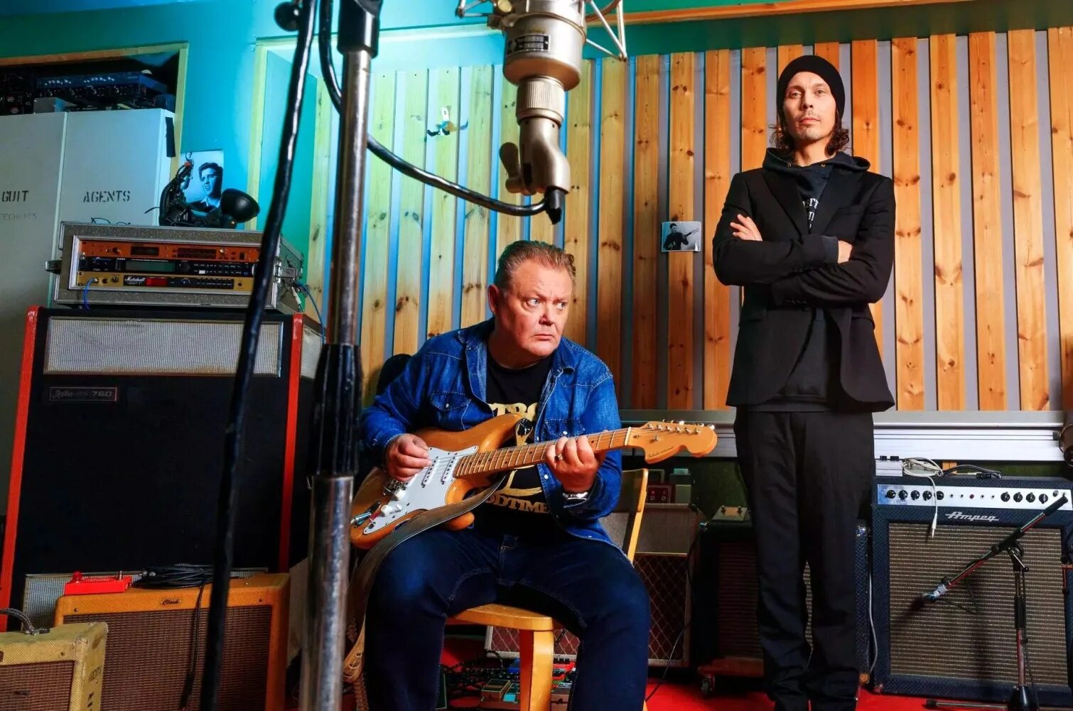 Machines collide. Night verses band. Vv группа ville valo. Ville valo and agents обложка альбома. Группа праджни.